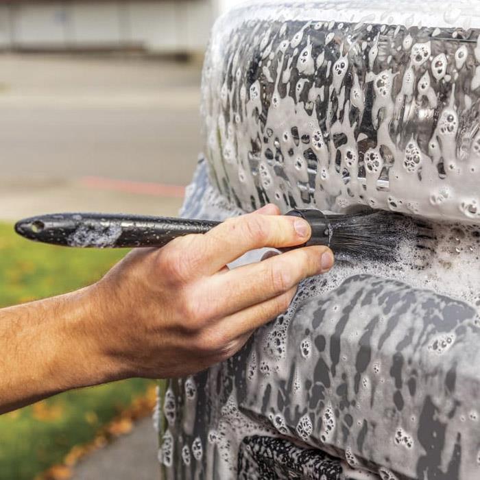 Wheel Woolies Round Detailing Brush